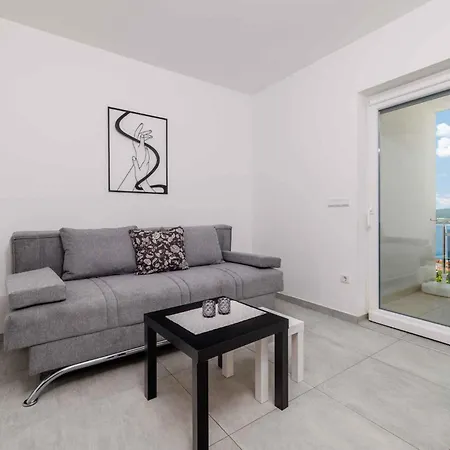 Apartament In 5648 Crikvenica