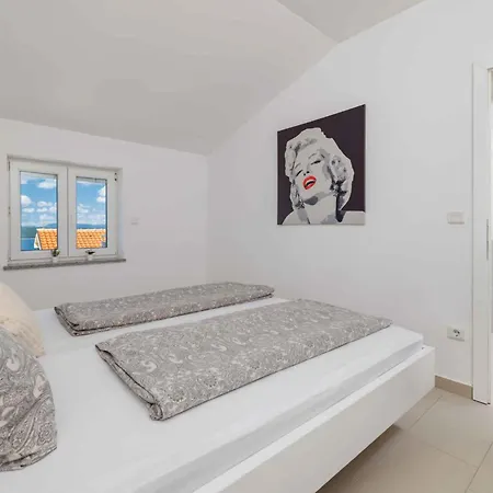 In 5648 Apartament *