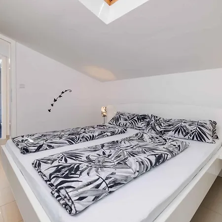 In 5648 Apartament