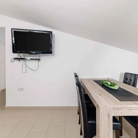 Apartament In 5648 Crikvenica