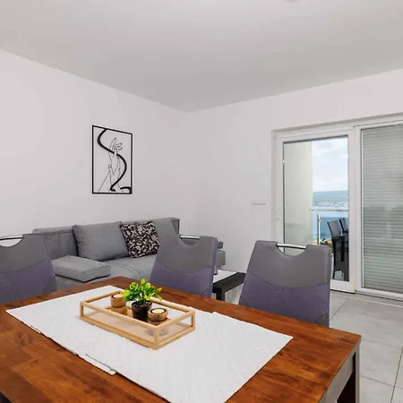 Apartament In 5648 Crikvenica