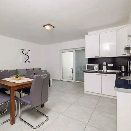 In 5648 *