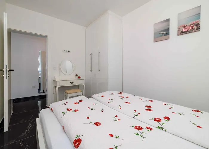 In 5648 Apartament *